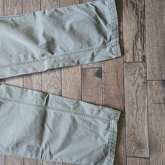 Columbia Olive Green Chinos Relaxed Fit Everyday / Work  Wear Men's Size L - Picture 2 of 7